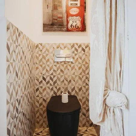 Colosseum Apartment